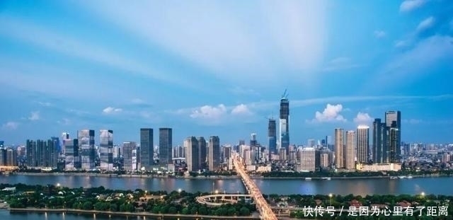 网红|中国“最特别”的网红城市，没有著名景点，却靠旅游收入1500亿