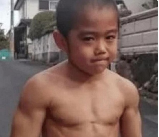 中国功夫|当年靠模仿李小龙走红的日本男孩,声称要超越李小龙,后来成这样