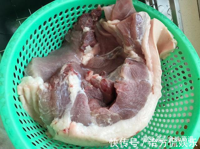 腌腊肉时，一斤肉放多少盐合适教你秘制做法，腊肉晒好醇厚甘香