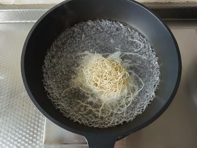 拌面|天热不爱吃饭，试一试这道花生酱拌面，清新爽口，让人食欲大增