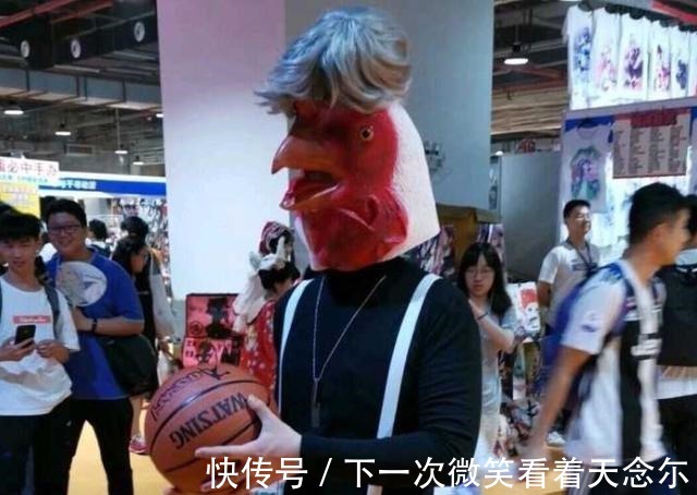 jk|年年漫展都有神COS,今年這個保安我覺得還行
