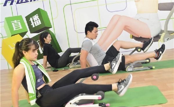 sm瘦腿大作战 !弹簧式仰卧机8个动作改变小腿线条