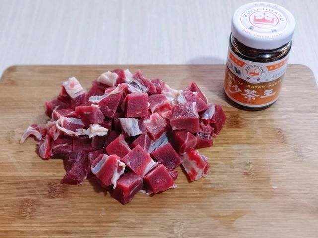  搭配|沙茶酱搭配它口感丰富，浓郁汤汁伴着肉香，一顿能吃2碗米饭