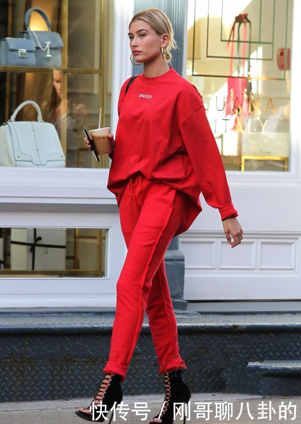 四五十岁的女人要会打扮，少穿这四种''大妈装''，俗气廉价没气质