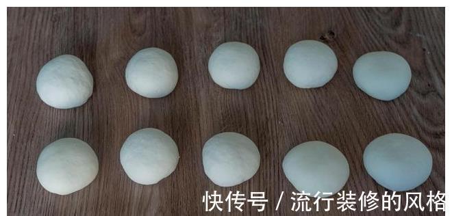 小面|在家做盘丝饼原来这么简单，一卷一叠就搞定，有技巧无难度，真香