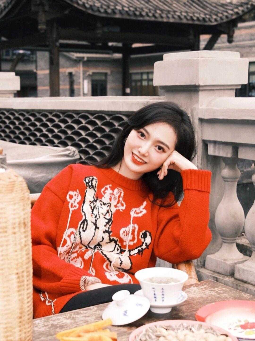 小老虎|冬天穿衣一定要有氛围感!选择这几款“小老虎”单品,可爱又减龄