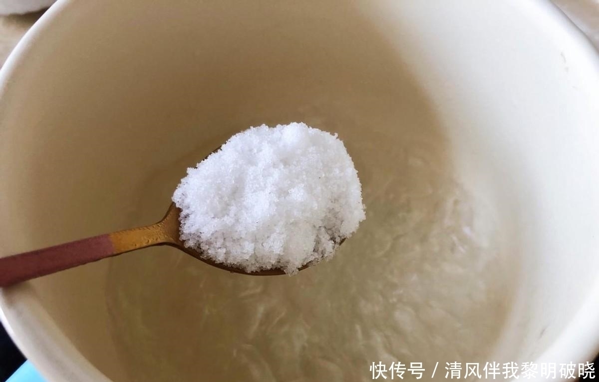 喜欢吃果冻不用花钱买，自己在家就能做，没有添加更健康