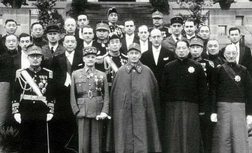 行董事长|不叫父亲叫总裁,蒋介石与蒋经国不是简单的父子关系