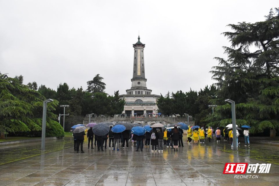 芙蓉国评论丨只要我们记得 他们就永远“活着”