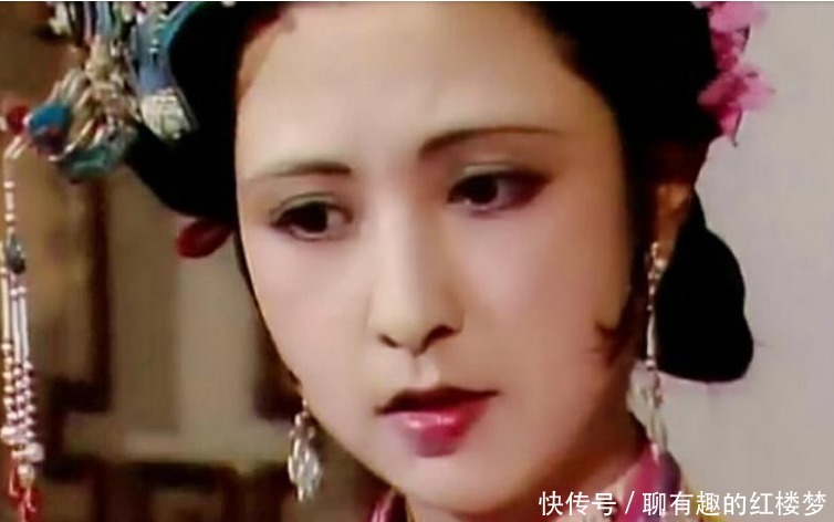 二姐的腹中|胡庸医见尤二姐,不觉魂飞魄散,是惊骇她的美貌还是病势?