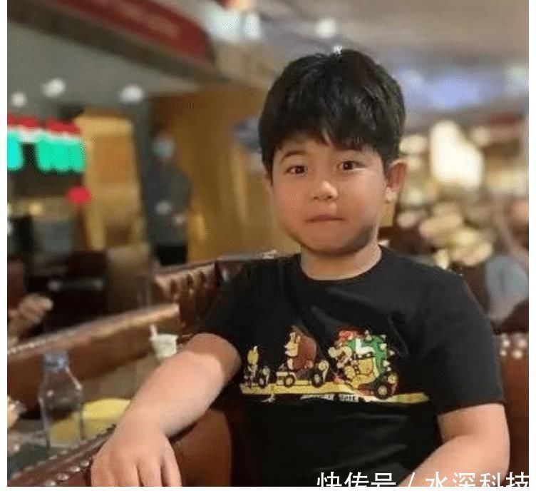 节目|郑恺苗苗刚撒完狗粮,沙溢又带俩儿子上跑男,谁知身材更引人注目