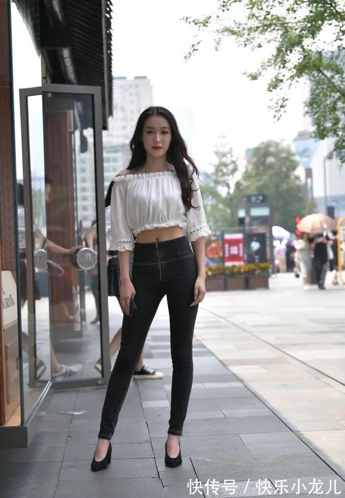 高跟鞋|她有点迷人，时尚而优雅，完美展现出性感的一面！我很想追她