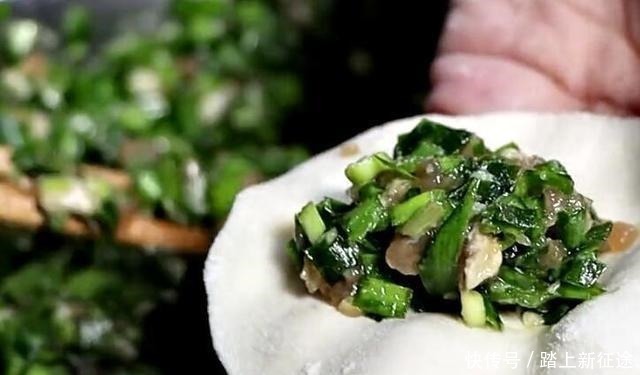 鲜美|韭菜猪肉饺子,调馅是关键,加这两种水,馅料鲜美多汁超级香