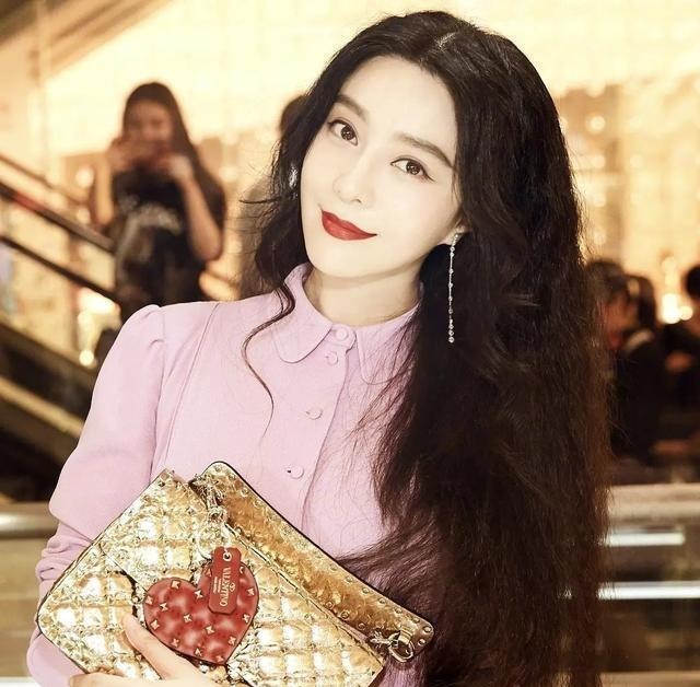 大波浪 直男最“反感”女生的这3种发型,女生自认为很美,直男却很嫌弃