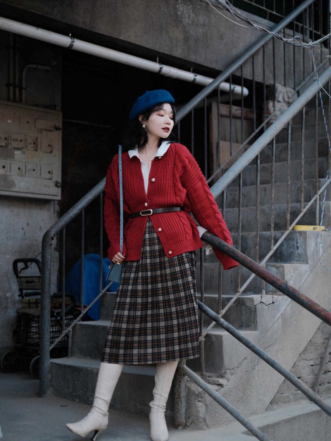穿搭|今年流行红色毛衣,搭配半裙,裤子都气质,简约还高级