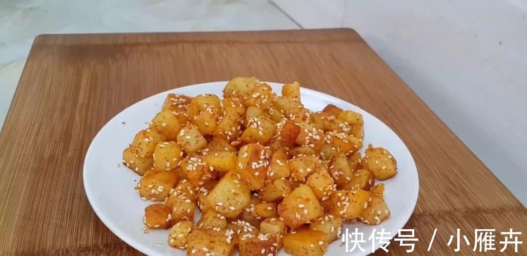 干锅|土豆又出新吃法,教你简单一做,比干锅土豆做法简单,比薯条好吃