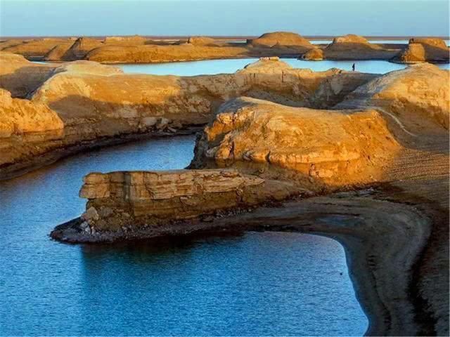 我国最大沙漠底下发现地下“海洋”，水量惊人，水可以直接饮用