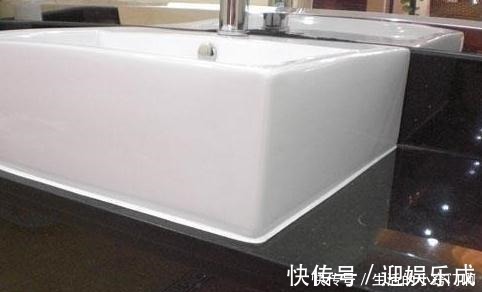 玻璃胶|越来越多人卫生间不用玻璃胶了,现在都流行用它替代,太聪明了!