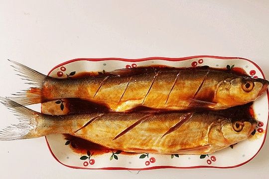 鱼腥的“克星”不是葱姜，而是它！做鱼时加一点，鱼肉鲜嫩无腥味