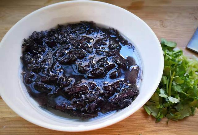 快来学做这个汤,营养健康,润肺养胃,简直是大补汤!