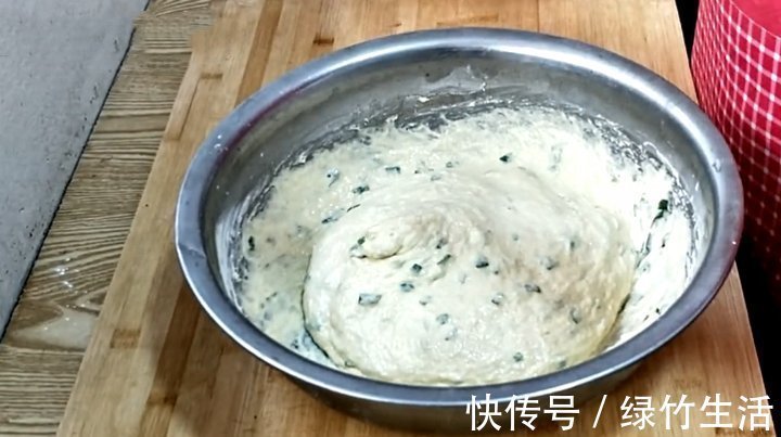 夏天,面粉别再蒸馒头了,试试此做法,蓬松暄软,一口一个真好吃