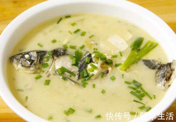 鱼汤|炖鱼汤时，不能直接下锅炖，记住2个窍门，鱼汤奶白，鲜美还不腥