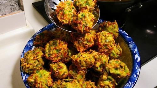 丸子外酥|不管炸什么丸子，牢记“3要点”，丸子外酥里嫩，凉了也不硬，特香！