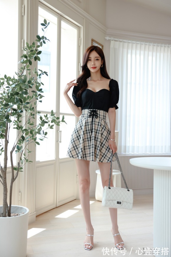 时尚|女神孙允珠时尚搭配:约德尔古调黑玫中欧田园衣裙