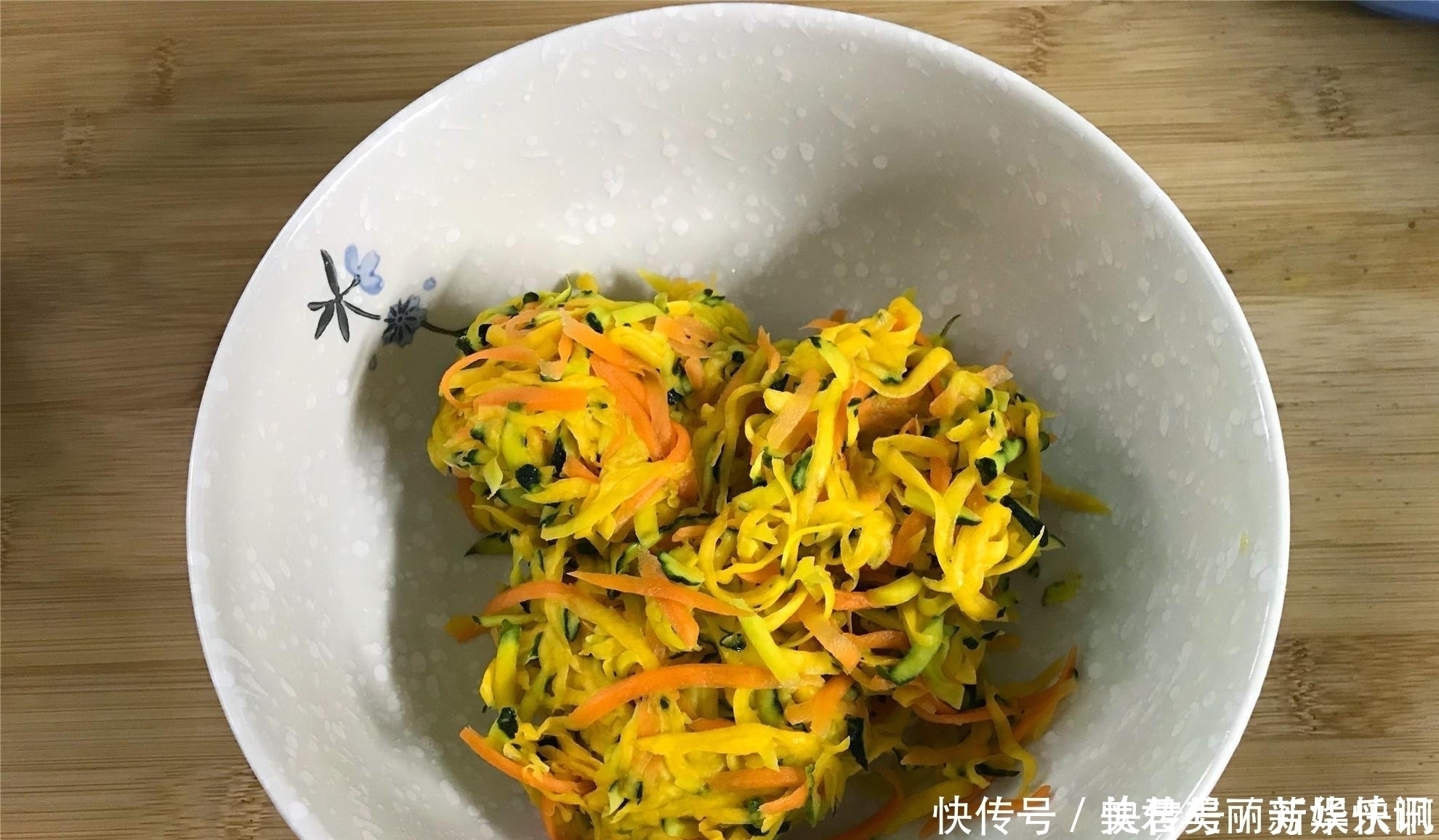 夏天这瓜正当季,1块钱1斤做成早餐饼,不用发酵不揉面,营养好吃