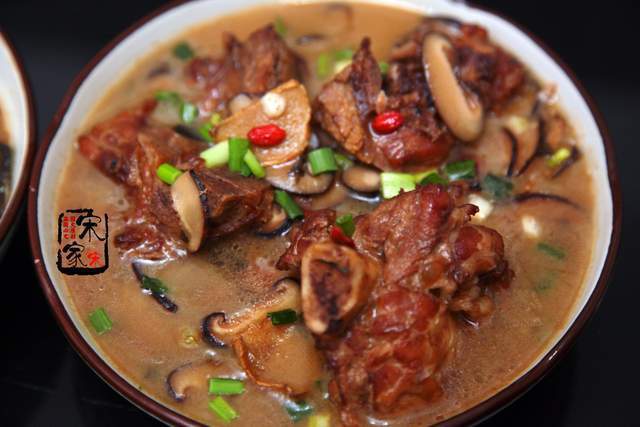 直乐|公公来吃饭，我准备4道下酒菜，公公开心的直乐来1斤白酒！