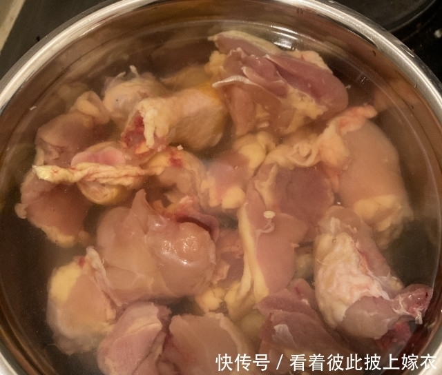 芋儿鸡,鸡肉很鲜嫩,味道非常好