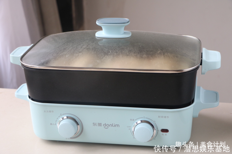 天热别蒸包子,教你懒人吃法,卷一卷8分钟出锅,早餐上桌准吃光