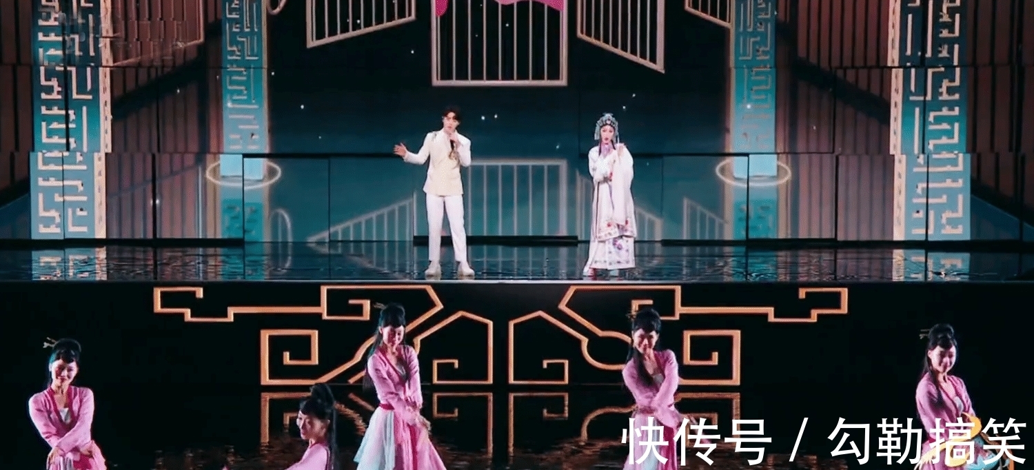 人民日报|央视七夕晚会演绎古风之美,8人主持团成亮点,《人民日报》官微点赞周深《画绢》