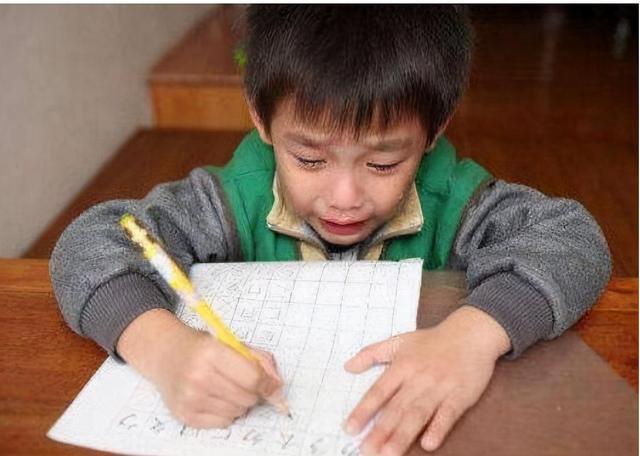 孩子|“最罕见结婚证”走红,工作人员以为眼花,网友:孩子该叫啥