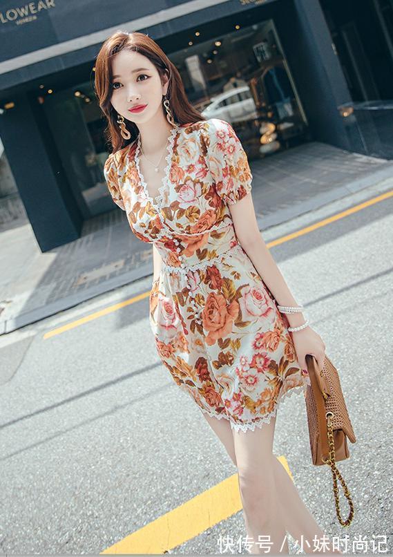 桃心|碎花的气质,桃心领的设计风格,要的就是低调的奢华