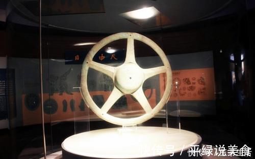 人面@三千年前的“方向盘”,专家无法给出合理解释,现在如何了