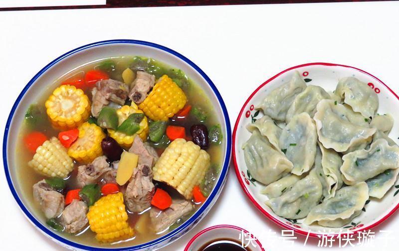 一人在家也要好好吃饭,做一道汤菜,主食吃饺子,朋友纷纷点赞