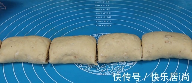 燕麦|燕麦里加入1个鸡蛋,筷子搅一搅,出锅酥软香甜,真好吃!