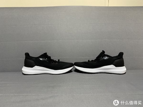 bounce 低调的adidas SOLAR BLAZE跑步鞋