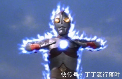 初代·|《奥特曼》初代和赛罗被新生代借力量借到虚脱为何他们渴望被人借力量