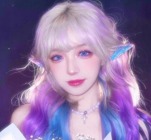 加油器|机智张动漫展生图曝光,被吐槽和车一样高,头肩比太虐颜值吸睛