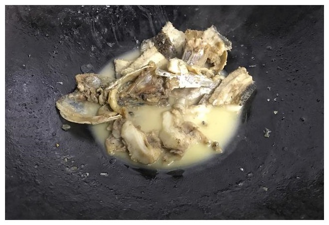 黑鱼加豆浆，教你新吃法，鲜香滑嫩无腥味，端上桌连汤都喝精光