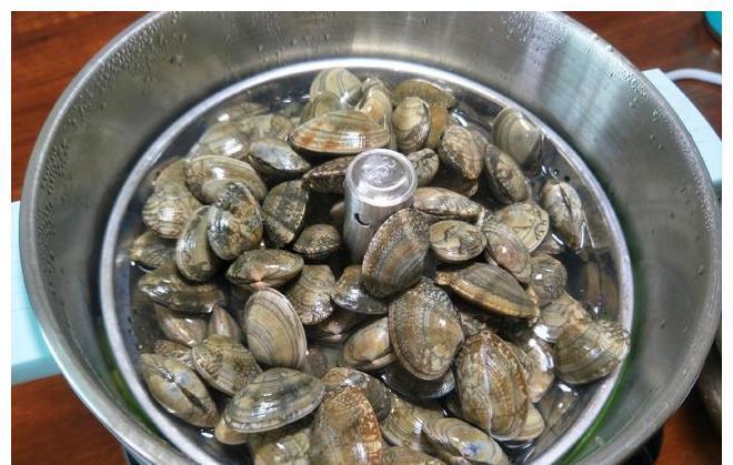 鲜香|煮花甲是冷水下锅还是热水下锅？这样做鲜香无腥味，又嫩又好吃