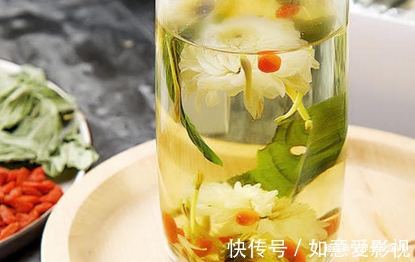 金银花茶|金银花和此物一起泡,每天两杯,肝干净了,眼睛亮了,口气更清新