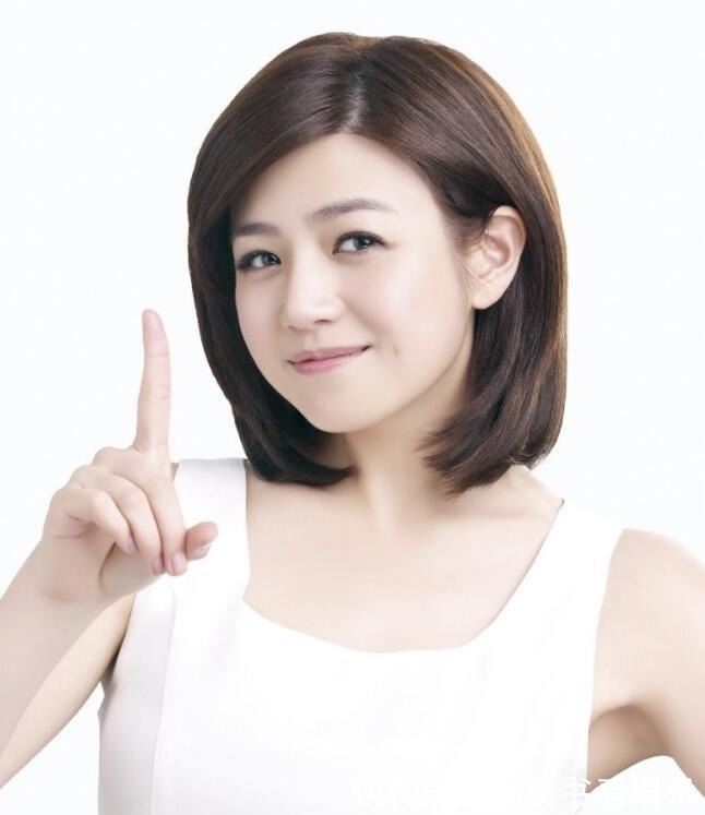 减龄|女人过了50岁尽量别留长发、烫卷发！推荐这3款发型，太减龄