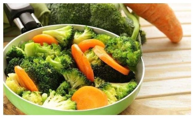 早上起床|降压药不该早上吃专家说出正确的服药时间，或许你该了解一下