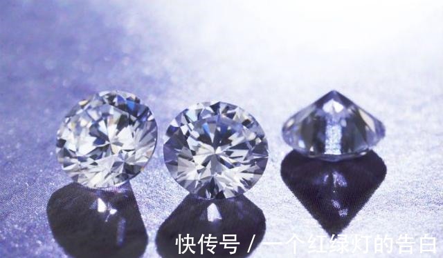 选购 圆形钻石婚戒如何选购专家说,这几点不能忽略!