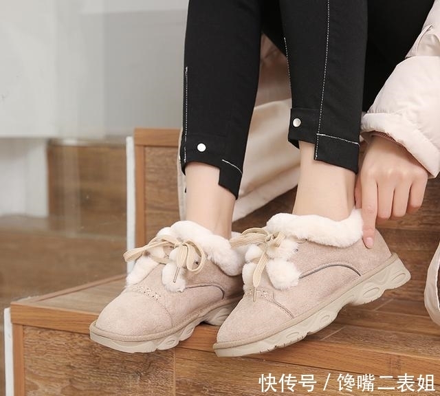 足足等了七天,这几款呢子大衣终于出新了,配靴子穿太美了