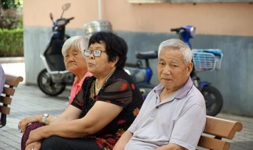 宫颈|60多岁大妈看骨科,查出“宫颈病变”,若想预防,做好2点是关键