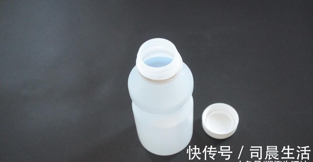 衣柜|衣柜里面挂一个塑料瓶, 没想到作用这么大, 看完你会感谢我的